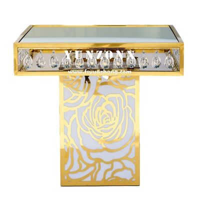 ভালো দাম বিলাসবহুল বিবাহের পার্টি আসবাবপত্র কারখানার দাম স্টেইনলেস স্টীল বর্গাকার গোলাপী বেস আয়না গ্লাস ক্রিস্টাল কেক টেবিল অনলাইন