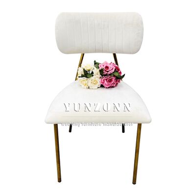 ভালো দাম স্বর্ণের ধাতব পা সহ বিলাসবহুল ডাইনিং চেয়ার বেসমেট ফ্যাব্রিকের মধ্যে প্যাচযুক্ত নরম পিছন হোটেলের জন্য কফি শপ বিবাহ বহিরঙ্গন ব্যবহার অনলাইন